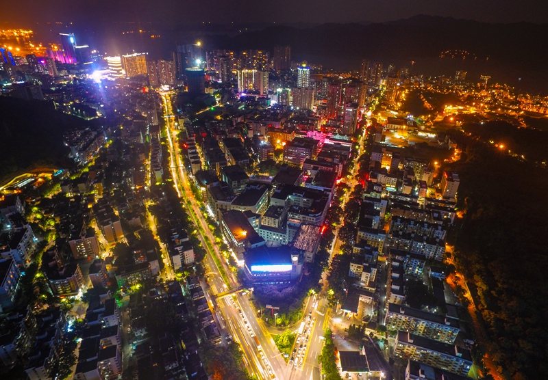 沙頭角夜景二.張富源.15016707818.jpg